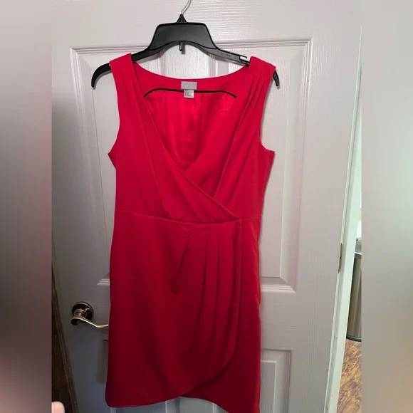 h and m red dress H&M Dress. Size 10 gathered seam below the bust that combine to create a ruched effect Ladies - Red Rib-knit dress